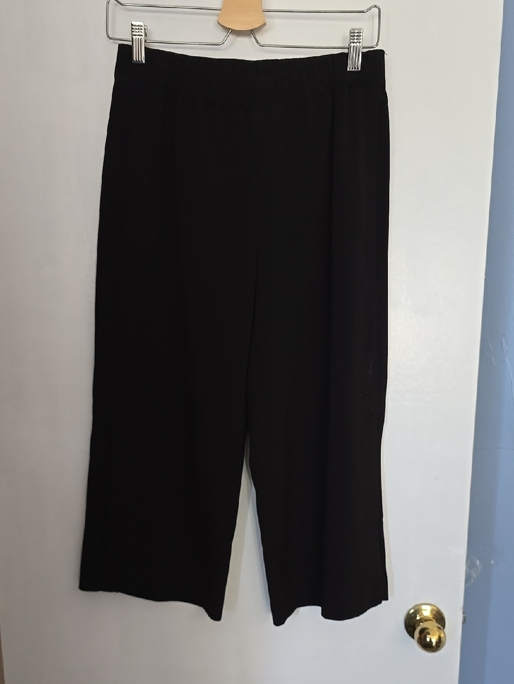 White House Black Market Black Cropped Wide-Leg Pants Size 4 NWOT